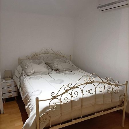 Le 7 Apartment Servian Exterior photo