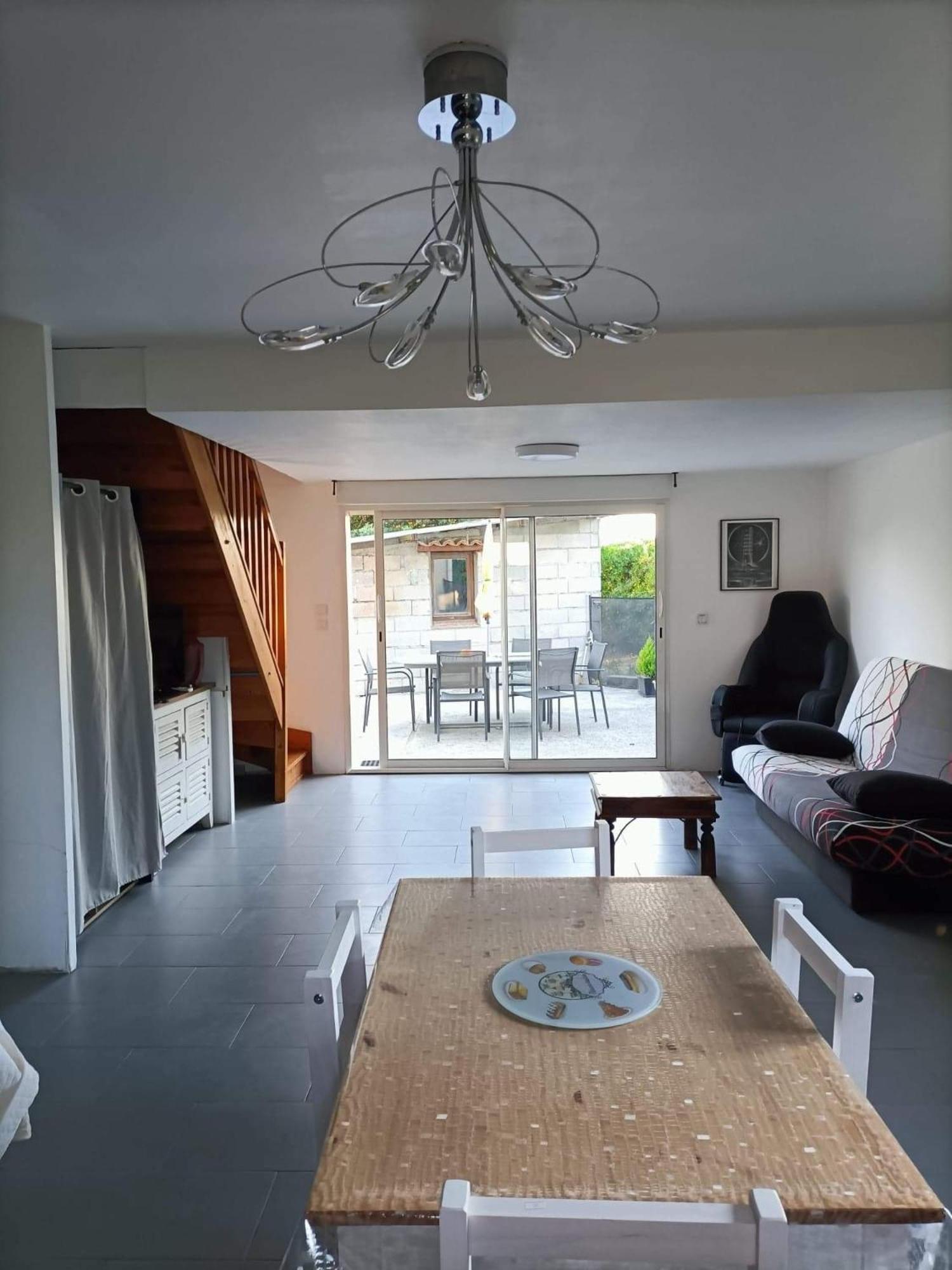 Le 7 Apartment Servian Exterior photo